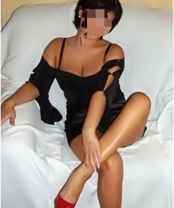 Сексуальная брюнетка ждет пошлых и развратных встреч. Я ласковая и страстная, смогу удовлетворить тебя по-настоящему. Фото мои, без обмана. 9881, 38 лет